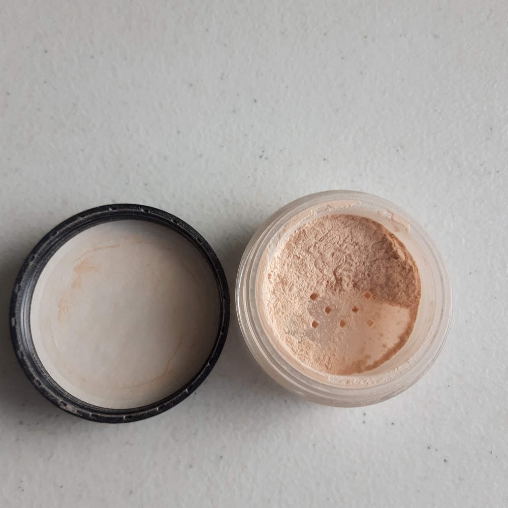 LAST CALL! BareMinerals mineral veil loose powder